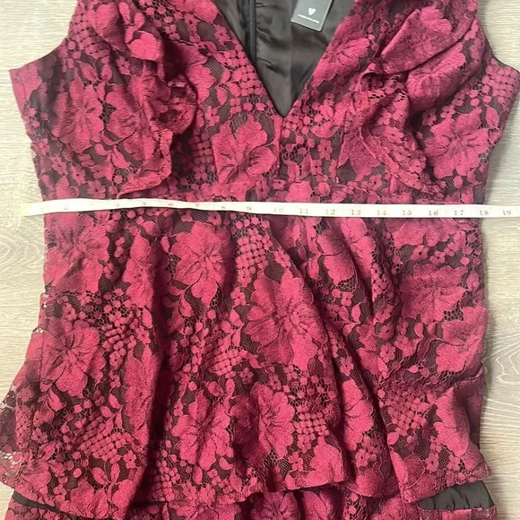 NEW Lulus Molinetto Burgundy Lace Ruffled Tiered Sleeveless Maxi Dress - Picture 11 of 12
